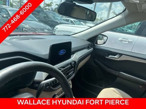 Used 2021 Ford Escape SEL w/ Technology Package FWD image 5