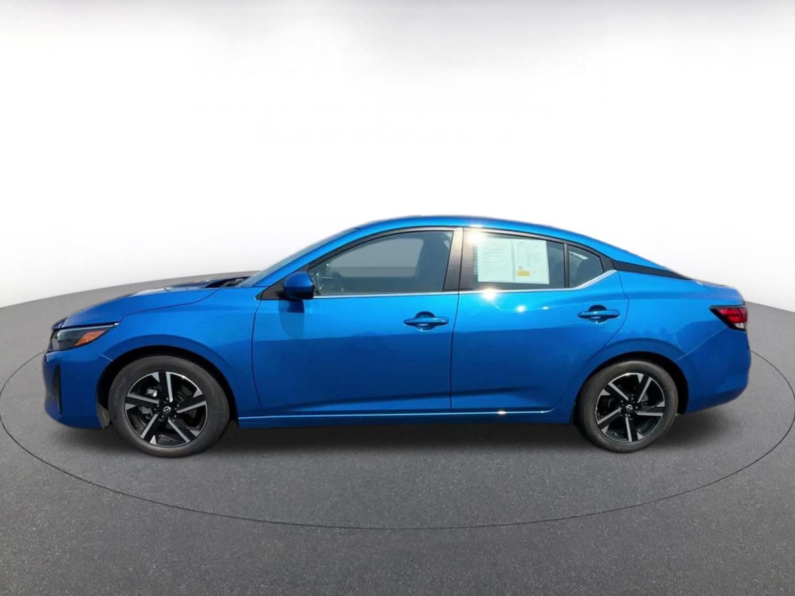 Used 2025 Nissan Sentra SV FWD image 8