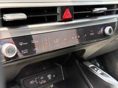 Used 2025 Kia Sorento EX FWD image 26