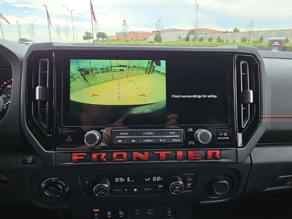 Used 2026 Nissan Frontier PRO-4X AWD/4WD image 15