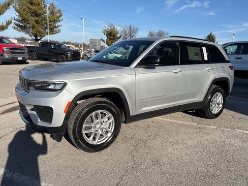 New 2026 Jeep Grand Cherokee Laredo X AWD/4WD image 14
