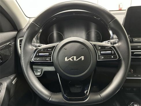 Used 2023 Kia Seltos SX image 18