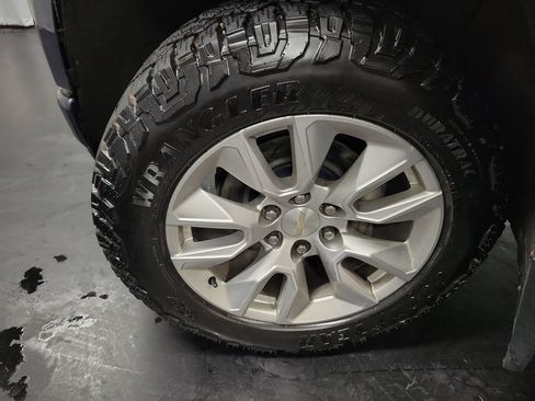 Used 2021 Chevrolet Silverado 1500 Custom AWD/4WD image 13