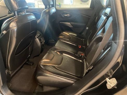 Used 2020 Jeep Cherokee Limited AWD/4WD image 31