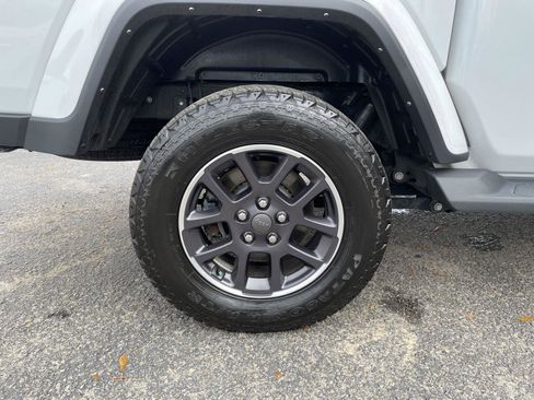 Certified 2022 Jeep Gladiator Overland w/ Popular Equipment Package image 49