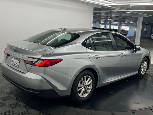 Used 2026 Toyota Camry LE image 4
