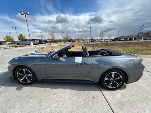 Used 2025 Ford Mustang Premium RWD image 19