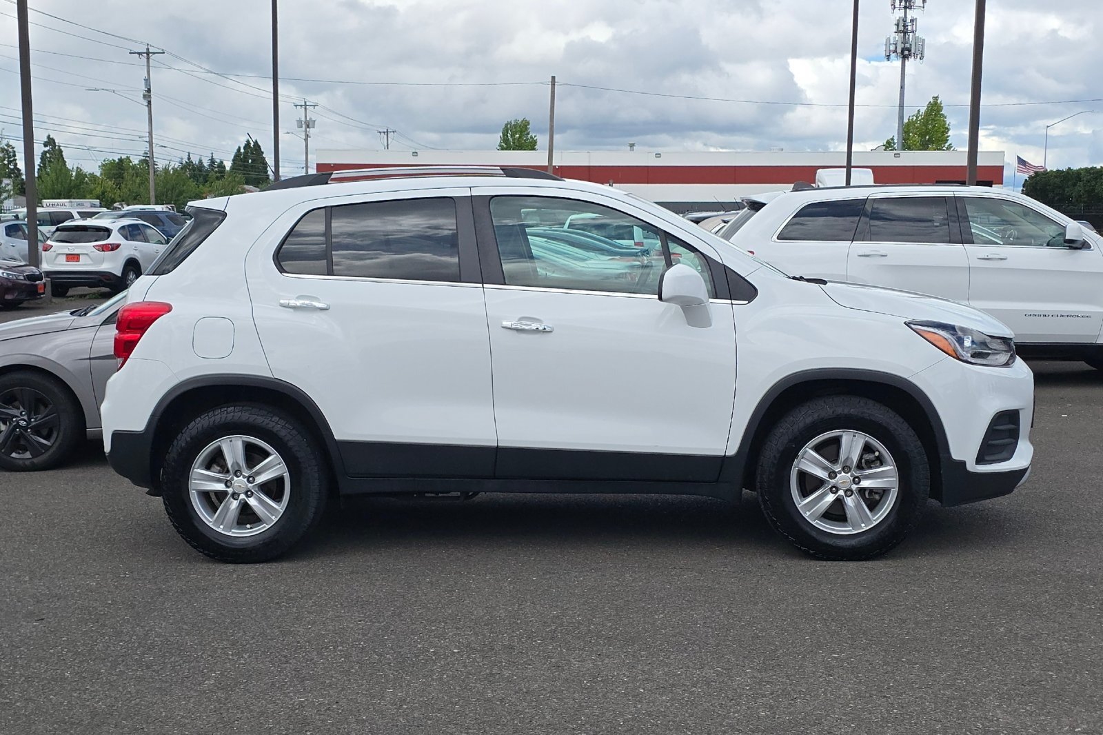 Used 2019 Chevrolet Trax LT w/ LT Convenience Package AWD/4WD image 3
