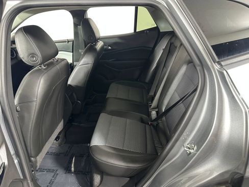 Used 2025 Chevrolet Trax LT w/ LT Convenience Package image 23