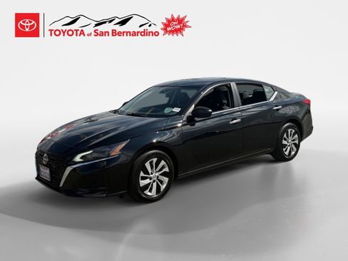 Used 2025 Nissan Altima 2.5 S image 1