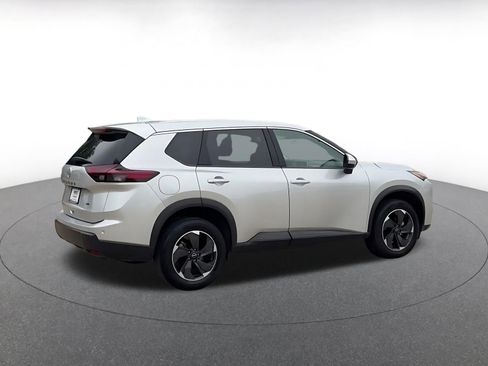 Used 2025 Nissan Rogue SV AWD/4WD image 15