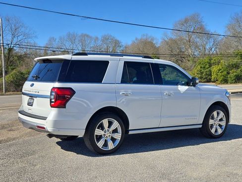 Used 2024 Ford Expedition Platinum image 6
