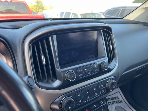 Used 2017 Chevrolet Colorado Z71 image 11