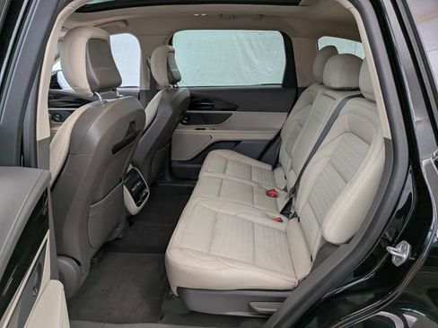 Used 2025 Lincoln Nautilus Reserve w/ Jet Appearance Package image 22