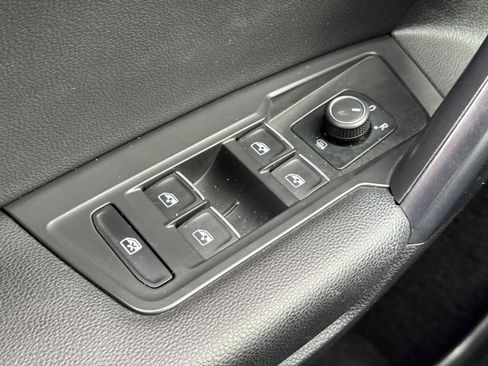 Used 2021 Volkswagen Tiguan SEL image 25