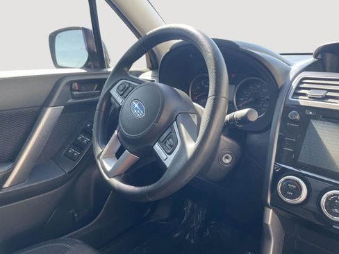 Used 2017 Subaru Forester 2.5i Premium w/ All-Weather Package image 11