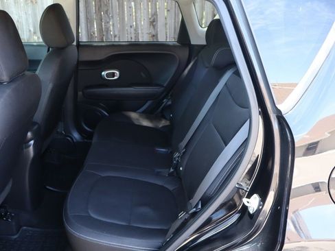Used 2016 Kia Soul FWD image 20