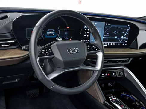 Used 2025 Audi Q5 Premium Plus AWD/4WD image 9