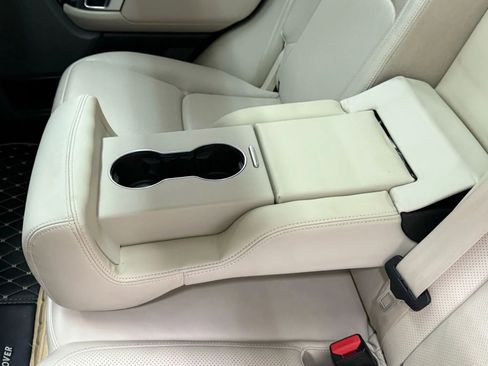 Used 2020 Land Rover Range Rover HSE image 22