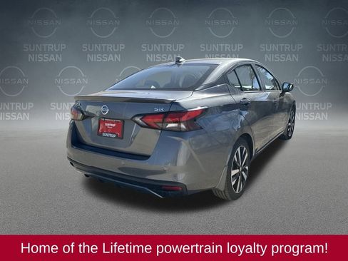 Used 2022 Nissan Versa SR w/ Trunk Package image 5