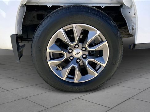Used 2020 Chevrolet Silverado 1500 LT image 11