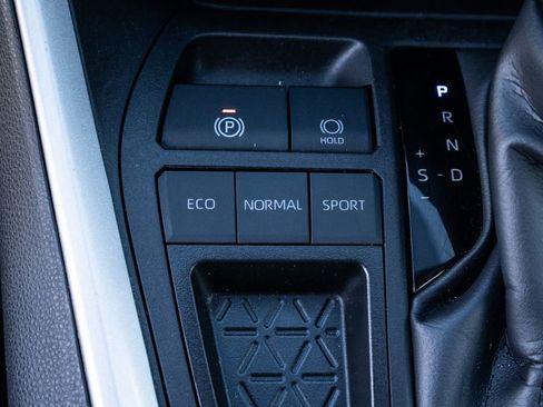 Used 2024 Toyota RAV4 XLE image 25