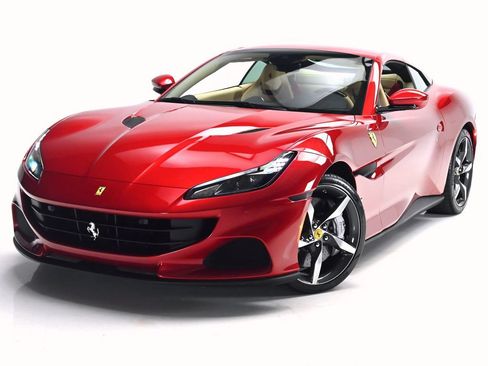 Used 2023 Ferrari Portofino M RWD image 2