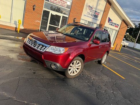 Used 2013 Subaru Forester 2.5X Premium w/ All-Weather Plus Pkg AWD/4WD image 7