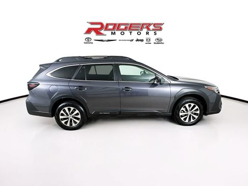 Certified 2025 Subaru Outback Premium w/ Popular Package #1 AWD/4WD image 9