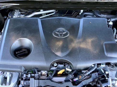 Used 2021 Toyota Camry SE w/ Carpet Mat Package (TMS) image 31