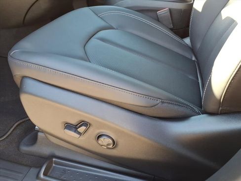 New 2026 Chrysler Pacifica Select w/ S Appearance Package image 15