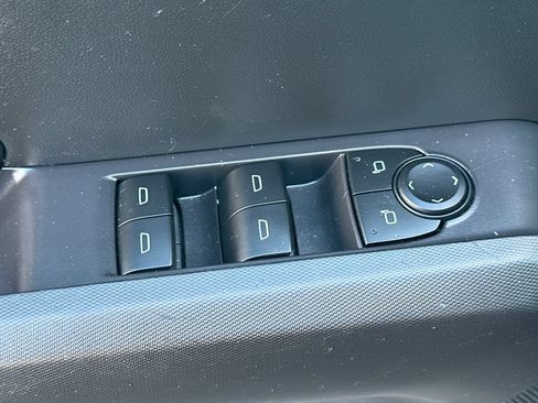 Used 2023 Chevrolet Colorado W/T RWD image 12
