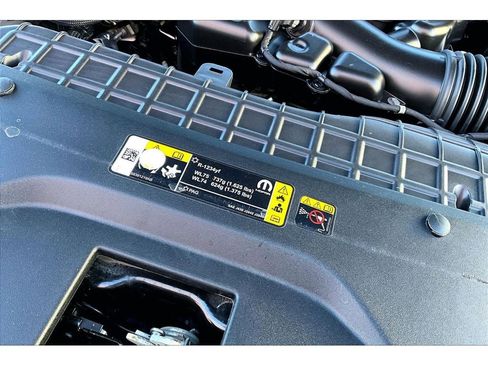 Used 2024 Jeep Grand Cherokee L Laredo image 35