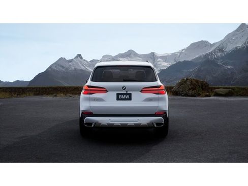 New 2026 BMW X5 sDrive40i RWD image 5