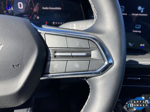 Used 2025 Chevrolet Traverse LT image 19