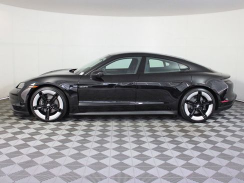 Used 2025 Porsche Taycan image 2