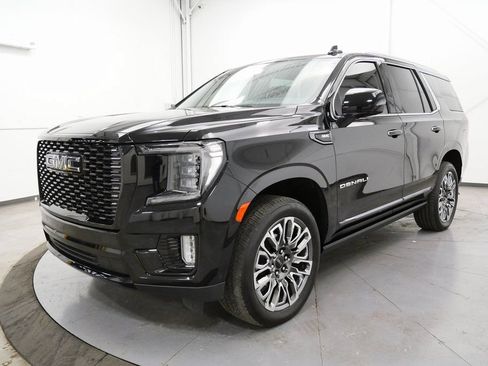Used 2024 GMC Yukon Denali Ultimate AWD/4WD image 3