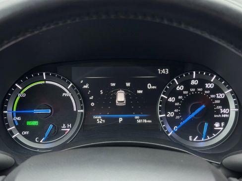 Used 2020 Toyota Highlander XLE image 18