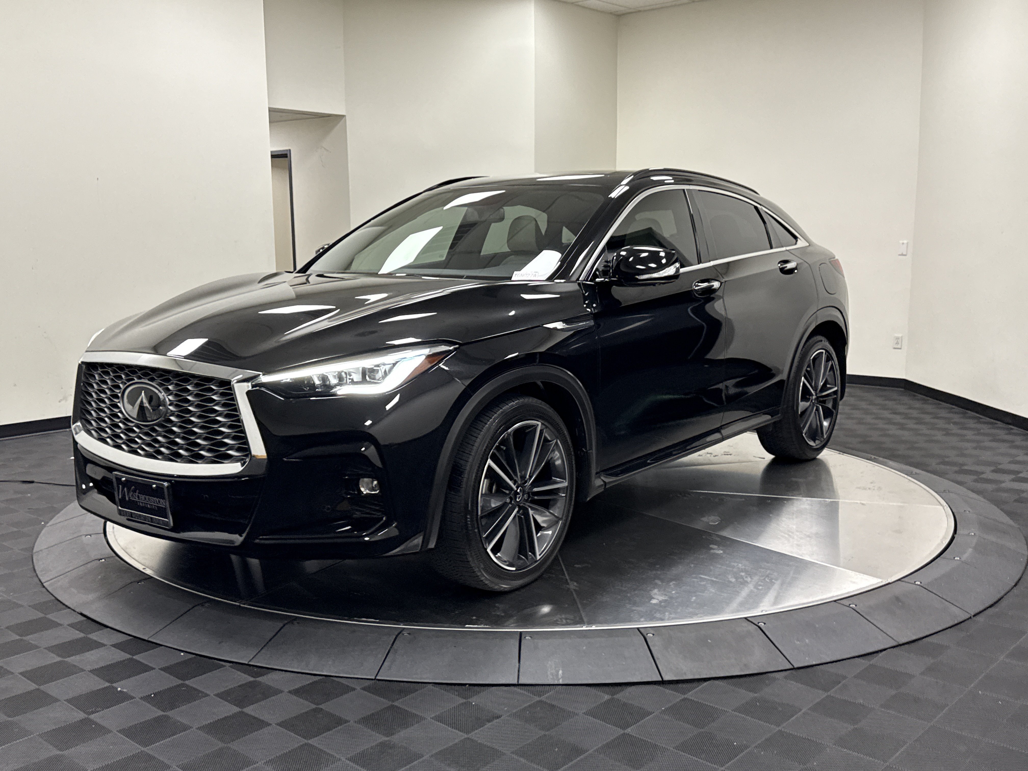 Certified 2023 INFINITI QX55 Sensory w/ Lighting Package AWD/4WD image 3