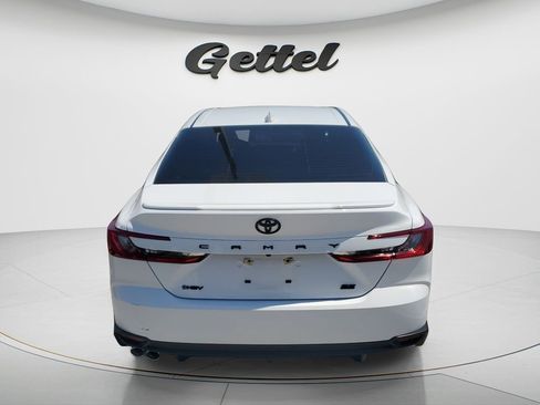Used 2025 Toyota Camry SE FWD image 4