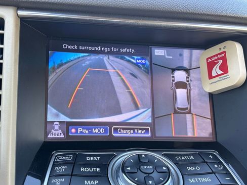 Used 2015 INFINITI QX70 AWD w/ Premium Package image 19