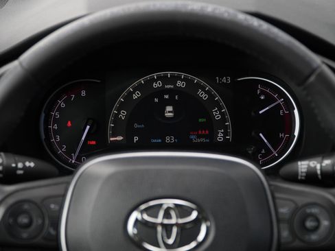Used 2020 Toyota RAV4 Limited FWD image 23