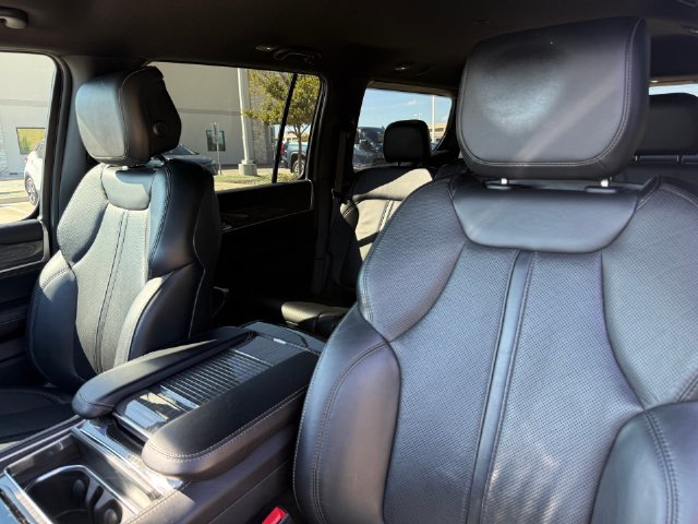 Used 2022 Jeep Wagoneer Series II RWD image 11