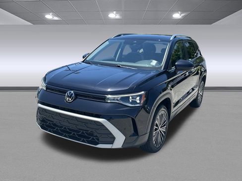 Used 2025 Volkswagen Taos SE FWD image 7