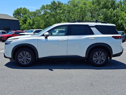 Certified 2023 Nissan Pathfinder SV w/ SV Premium Package AWD/4WD image 4