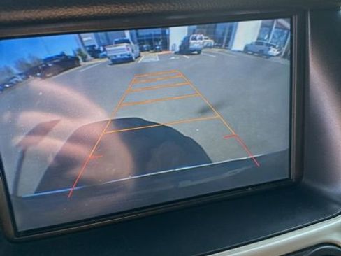 Used 2015 GMC Yukon Denali w/ Open Road Package image 9