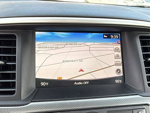 Used 2020 Nissan Pathfinder SL image 13