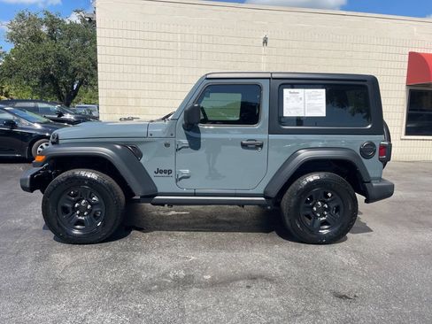 Used 2025 Jeep Wrangler Sport AWD/4WD image 2