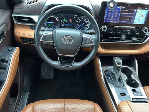 Used 2020 Toyota Highlander Platinum FWD image 15