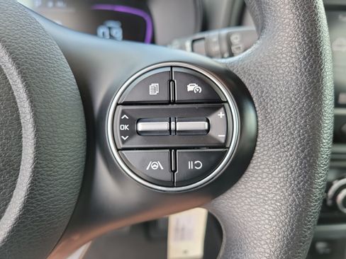 Used 2025 Kia Soul LX w/ LX Technology Package FWD image 22
